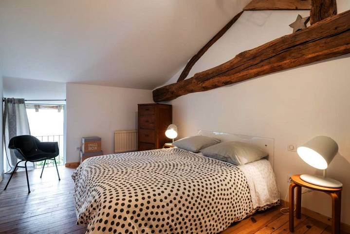 Location de vacances pour 7 personnes, avec vue et jardin à Lancié - 3