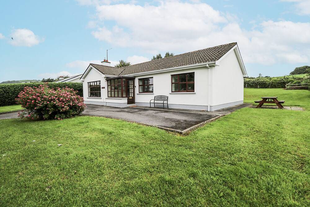 Brow O' The Hill, pet friendly in Ballyshannon, County Donegal in Donegal, County Donegal