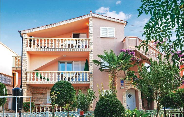 Ferienwohnung für 4 Personen, mit Terrasse in Privlaka