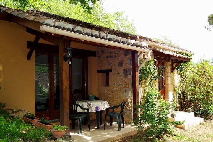 Gîte pour 4 personnes, avec jardin et sauna ainsi que jacuzzi et piscine à Gavaudun - 4