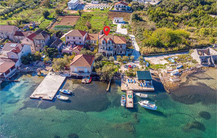 Ganze Ferienwohnung, Gemütliche Ferienwohnung mit Terrasse, in der Nähe von Ston und der Küste – WLAN und Parkplatz inklusive in Ston, Dubrovnik-Neretva