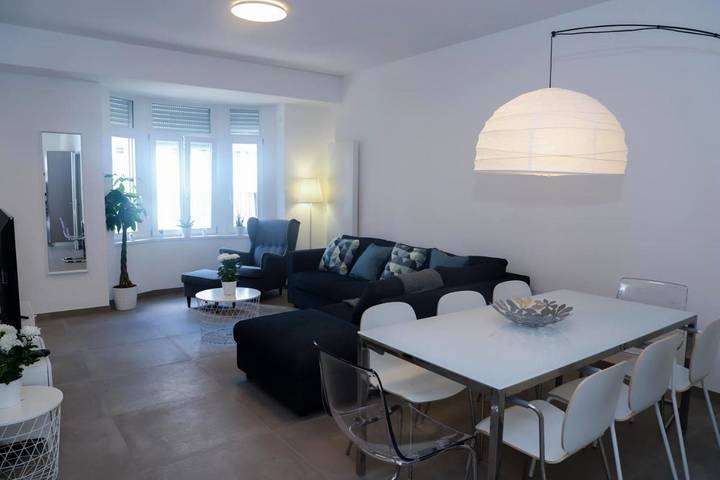 Ferienwohnung für 8 Personen, mit Balkon und Terrasse sowie Ausblick