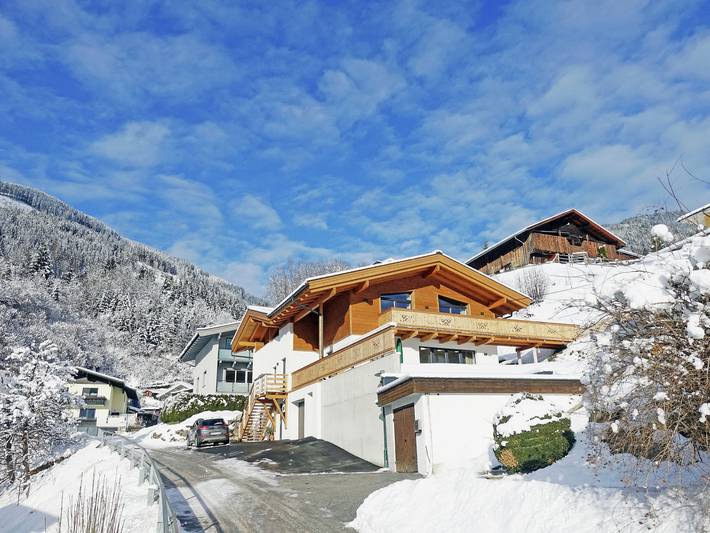Ferienhaus für 6 Personen, mit Balkon und Terrasse sowie Garten in Piesendorf