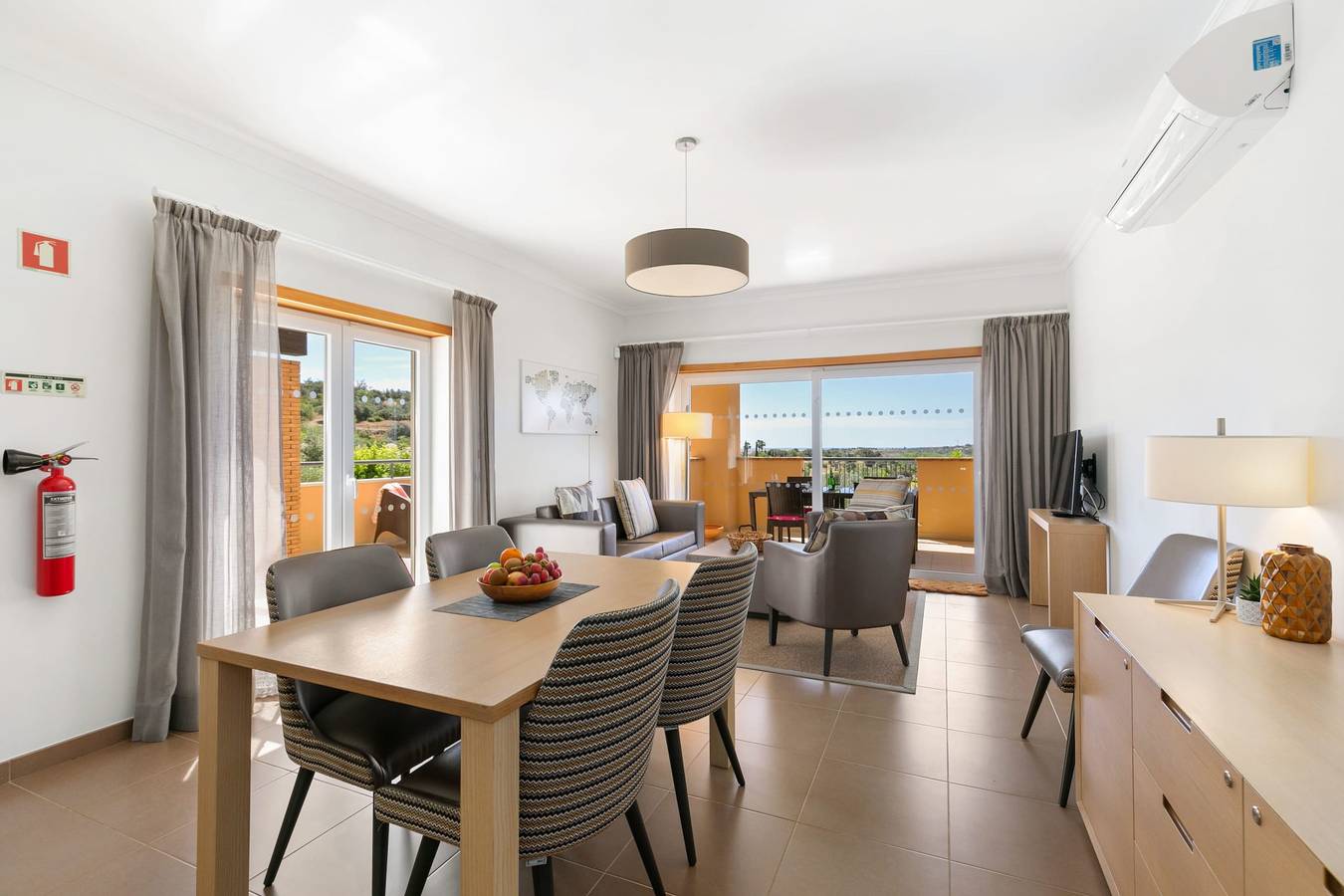 Ganze Wohnung, Ferienwohnung für 4 Personen mit Garten in Mexilhoeira Grande, Faro Distrikt