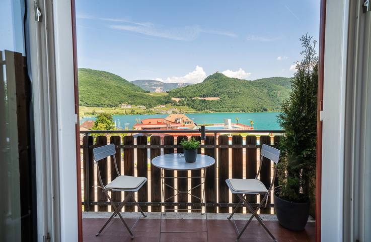 Ferienwohnung für 2 Personen, mit Seeblick und Balkon in Kaltern an der Weinstraße - 2
