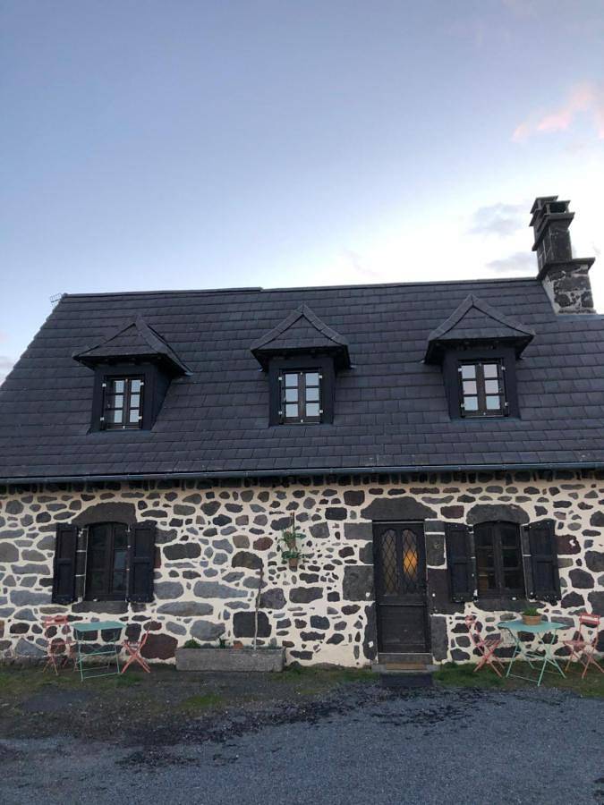 Location de vacances pour 8 personnes, avec vue et jardin à Saint-Cirgues-de-Jordanne - 2