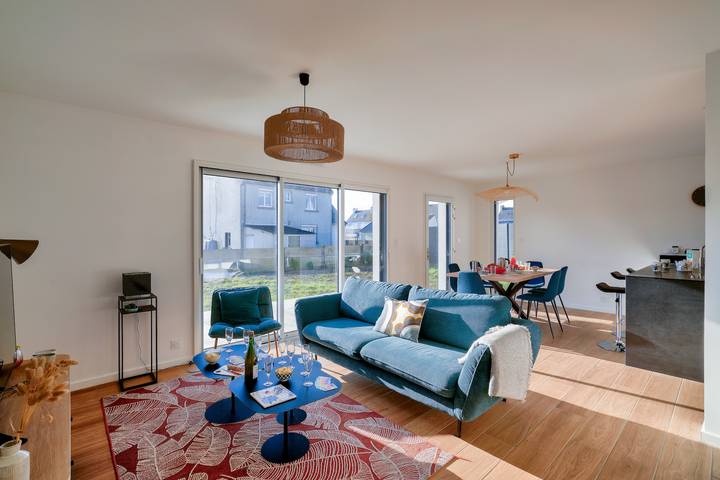 Location de vacances pour 8 personnes, avec balcon et jardin dans Saint-Guénolé