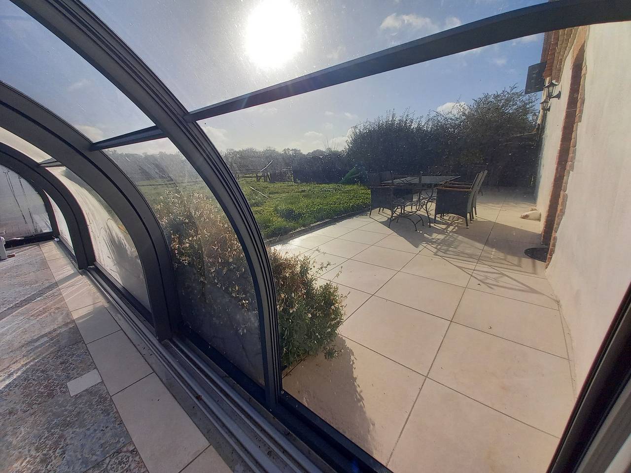 Gîte rénové avec piscine chauffée et jardin clos, à proximité des plages et de la campagne bio. in Challans, Vallée de la Loire