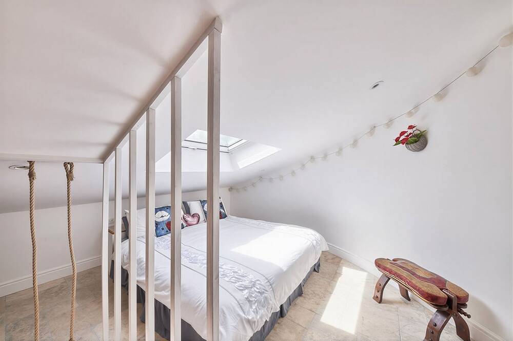 Retraite romantique dans un moulin à vent du Xviiie siècle avec piscine, jacuzzi et vue panoramique in Coutures, Région de Langon