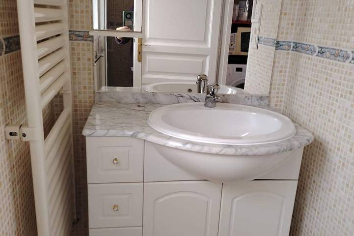 Gîte pour 4 personnes, avec terrasse et jardin à La Crau - 4