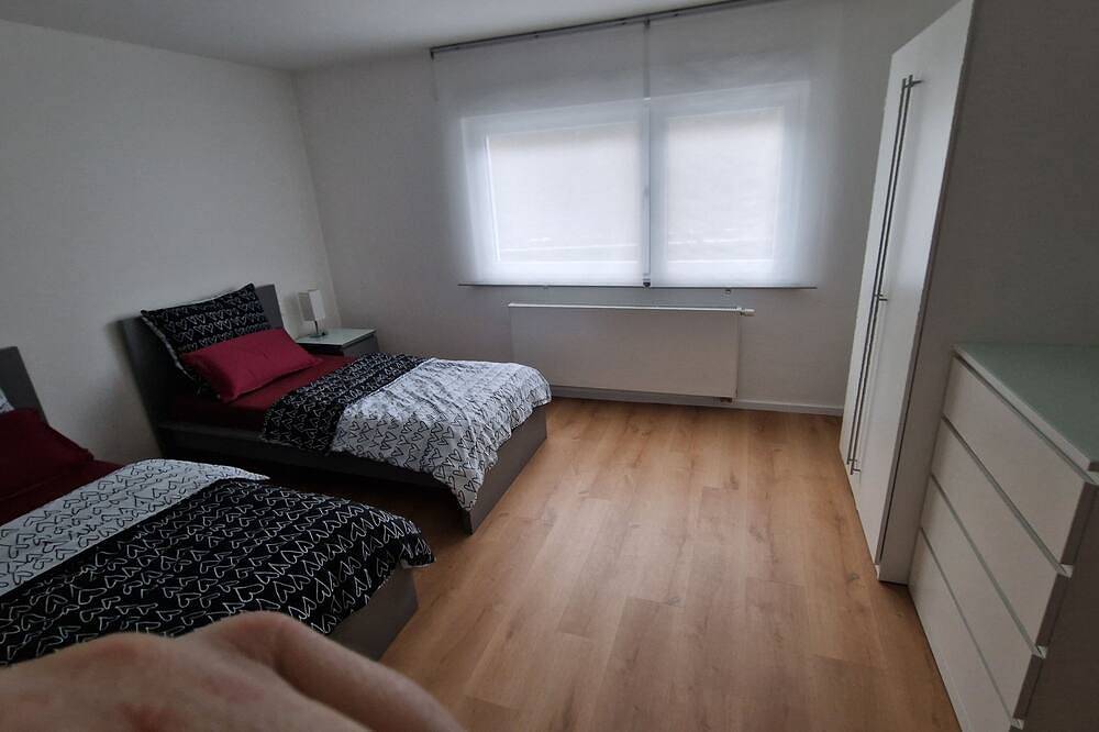 Ganze Wohnung, Moderne neu erstellte Ferienwohnung mit großem überdachtem Balkon und Ausblick in Wilnsdorf, Kreis Siegen-Wittgenstein