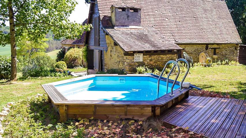 Maison de vacances pour 4 personnes, avec piscine ainsi que terrasse et jardin à Thenon