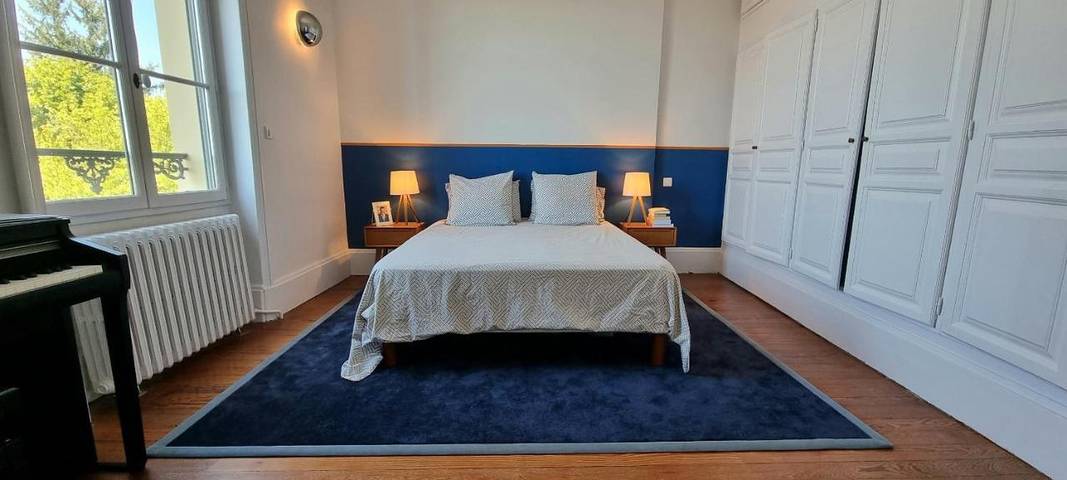 Location de vacances pour 18 personnes, avec piscine ainsi que jardin et jacuzzi à Rillieux-la-Pape - 3