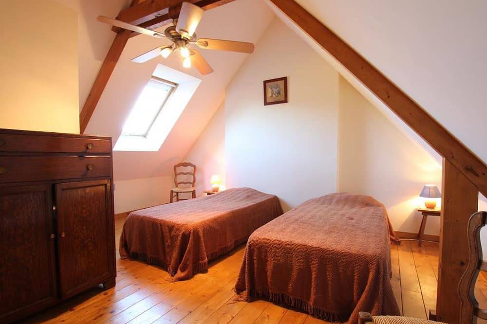 Charmantes Ferienhaus nahe Stränden mit privatem Garten, Haustiere erlaubt in Annoville, Coutances und Umgebung