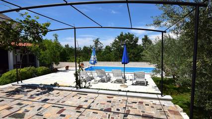 Ferienhaus für 2 Personen, mit Pool und Garten in Porec und Umgebung