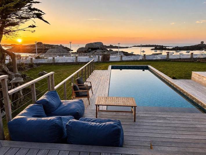 Location de vacances pour 2 personnes, avec Terrasse ainsi que Jardin et Piscine dans Coz-Pors - 2