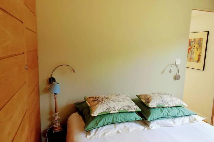 Gîte pour 4 personnes, avec jardin et piscine à Le Puy-Sainte-Réparade - 3