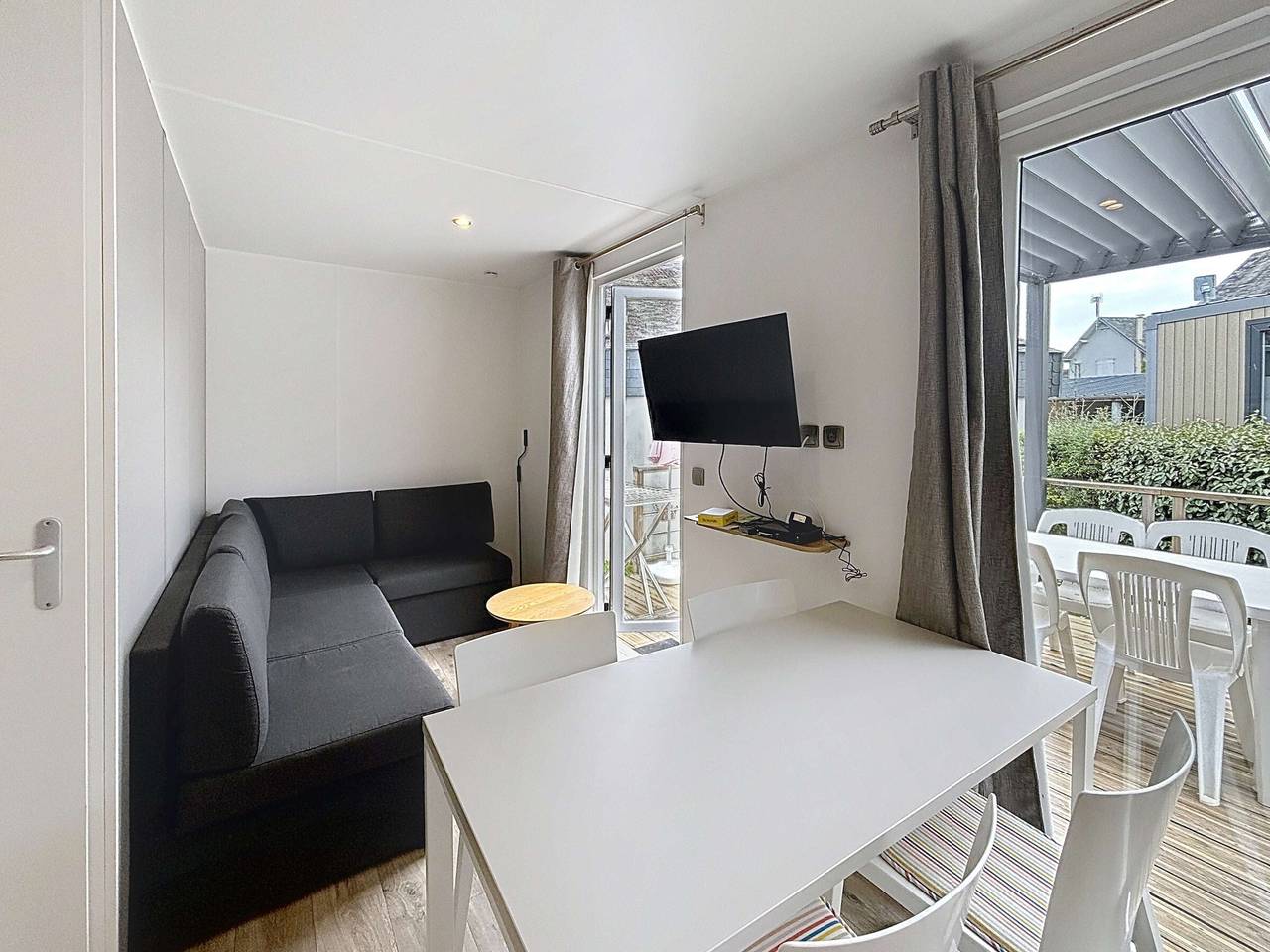 Mobil-Home Komfort mit Pool, 200m zum Strand, 4 Pers., 2 Sz, Terrasse in Jullouville, Côte de la Déroute