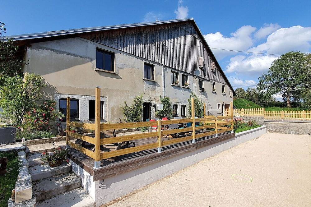 Apartamento entero, Gîte des Hauts Sapins 4* - 4 pers. An ideal location and a soothing atmosphere.  in Pays de Pontarlier, Doubs (desambiguación)