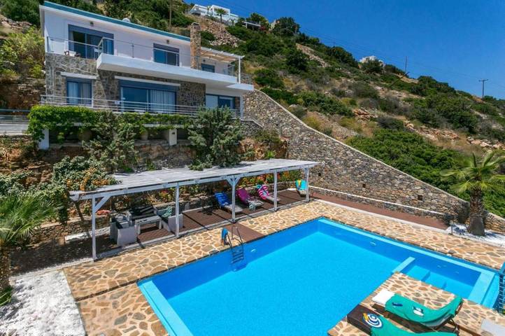 Villa for 6 people, with terrace and garden in Agios Nikolaos