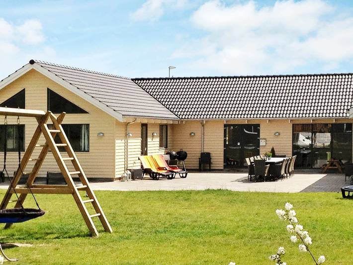 Holiday rental for 24 people, with terrace and sauna as well as pool, child-friendly in Denmark