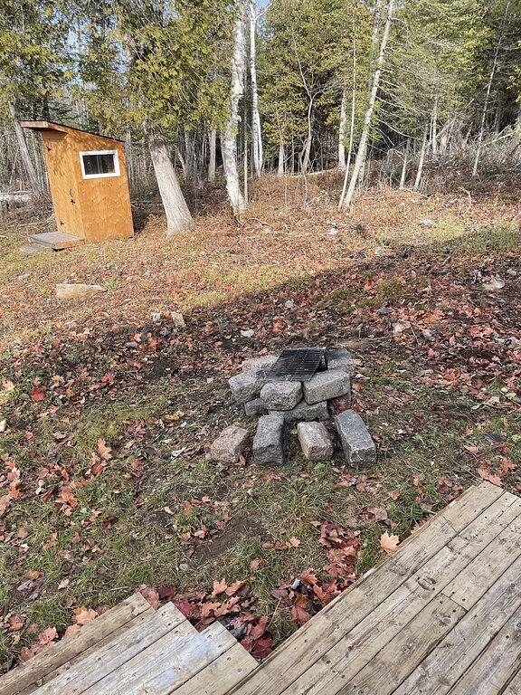 Cozy bunkie on private land in Kawarthas in Algonquin Provincial Park