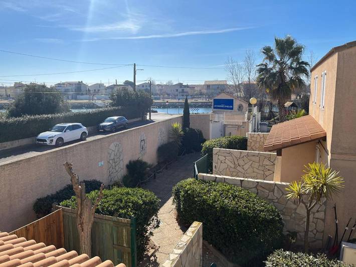 Location de vacances pour 5 personnes, avec vue et bassin pour enfant ainsi que jardin et piscine dans Plage Robinson - 3