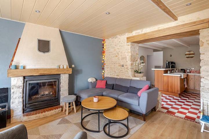 Gîte pour 7 personnes, avec piscine ainsi que terrasse et jardin à Lairoux - 3