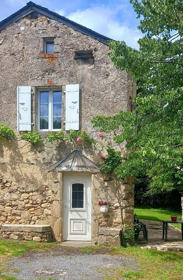Gîte pour 10 personnes, avec jardin et jacuzzi dans Fontrieu - 4