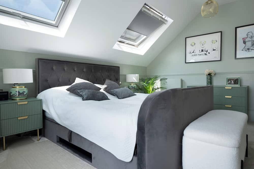 Dream house with Jacuzzi Sauna Cinema Gym 5Bd in Ealing, London