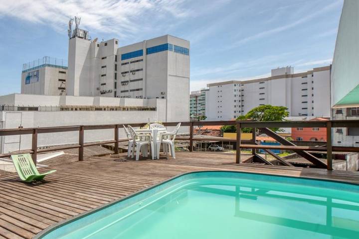 Pousadas para 3 pessoas, com terraço e piscina e ainda vista para o lago and vista em Araruama