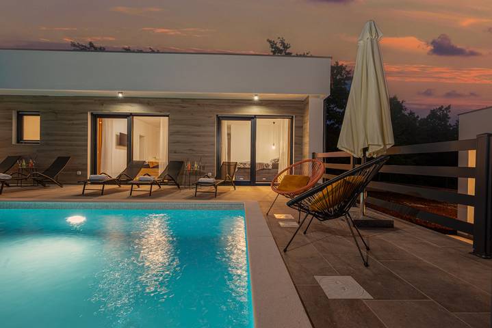 Villa pour 8 personnes, avec piscine et terrasse à Barban - 2
