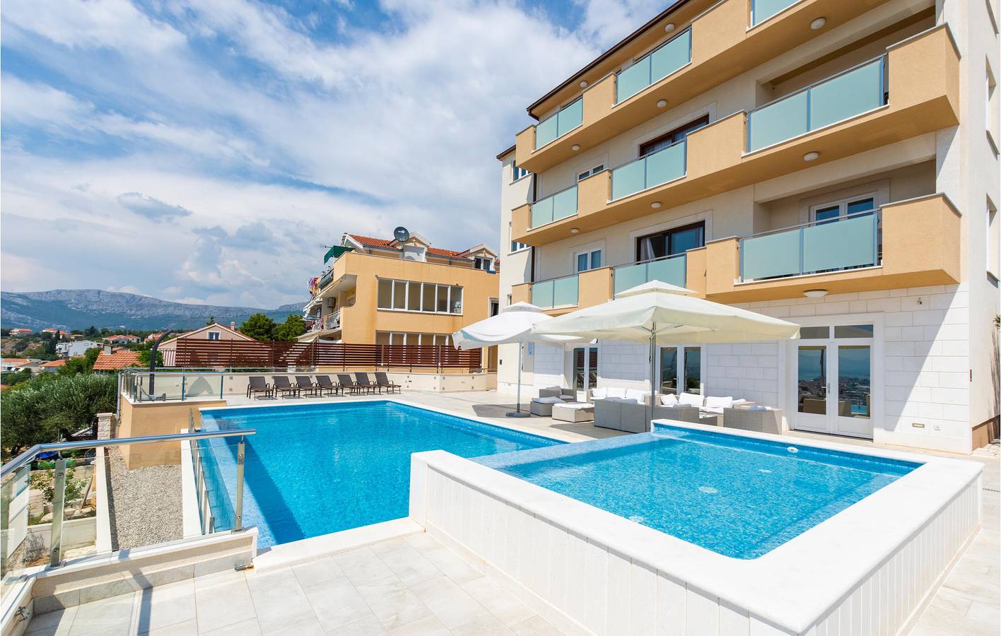 Acogedor apartamento de 2 dormitorios con terraza y wifi, a 2,5 km del centro de Solin in Mravince, Condado de Split-Dalmacia