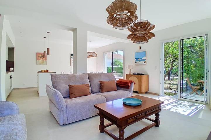 Location de vacances pour 6 personnes, avec Jardin dans Office De Tourisme De Villeneuve Loubet