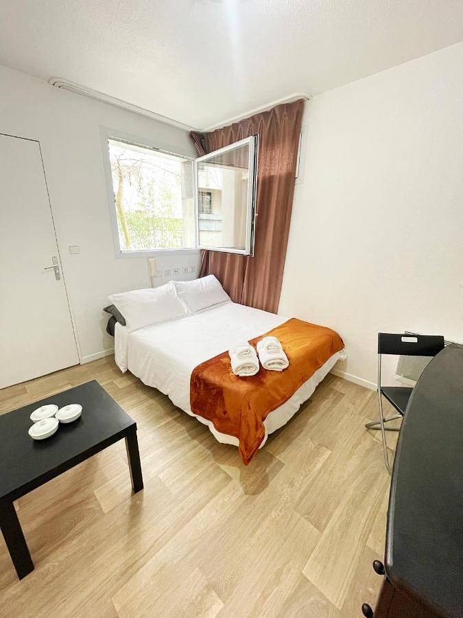 Maison d’hôte pour 2 personnes, avec vue dans Paris La Défense Arena