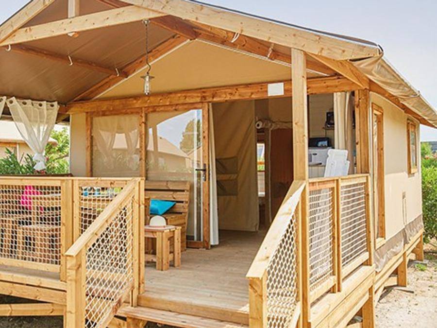 Camping La Croix du Vieux Pont - Canvas and wooden tent 5 persons - Lodge Tent | 2 Bedrooms | 4/5 Pers. | No bathroom in Berny-Rivière, Aisne