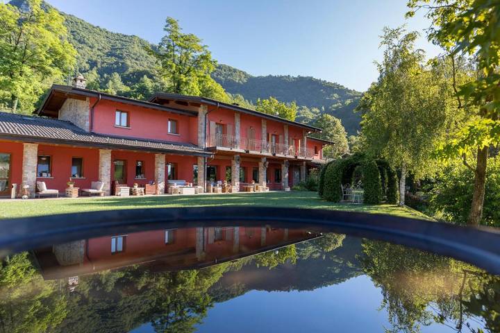 Maison d’hôte pour 2 personnes, avec Jacuzzi et Terrasse ainsi que Jardin et Vue