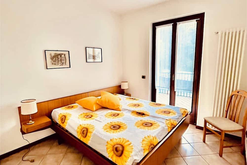 Cà Sulà, large detached house with garden and beautiful lake view in Campagnano (Lago Maggiore), Maccagno con Pino e Veddasca