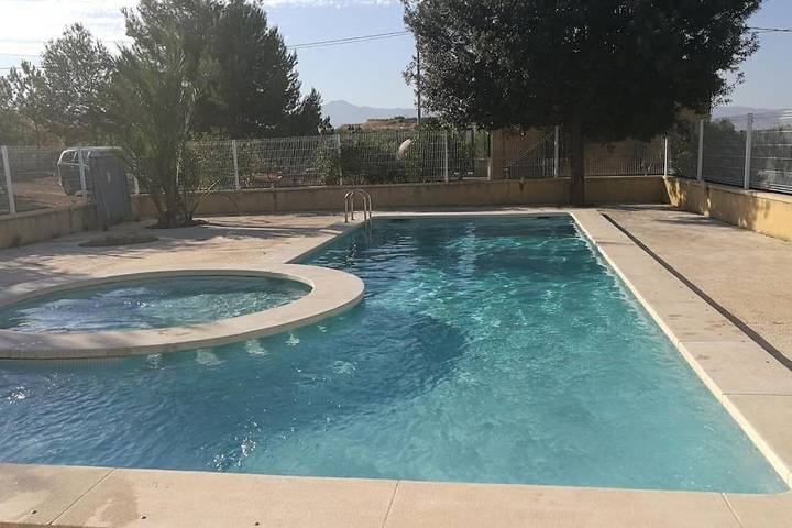 Location de vacances pour 20 personnes, avec Terrasse ainsi que Jardin et Piscine à Fortuna