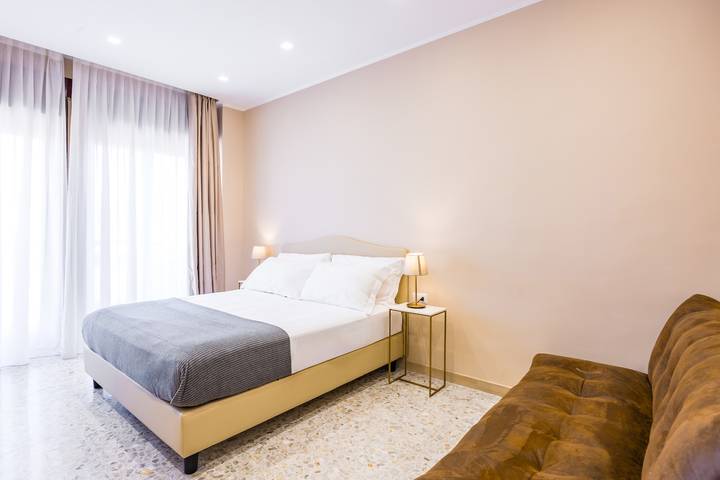 Maison d’hôte pour 3 personnes, avec Balcon à Naples - 2