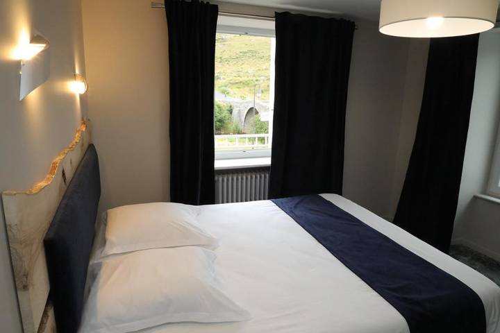 Hôtel pour 2 personnes, avec jardin et terrasse, animaux acceptés à Recoules-d'Aubrac - 2