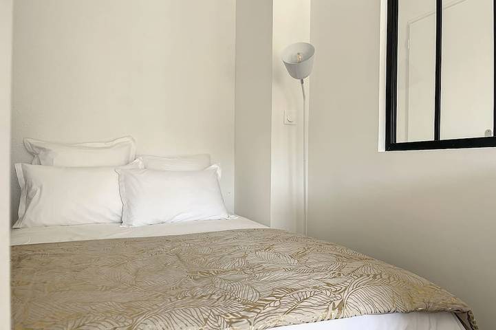 Gîte pour 4 personnes, avec piscine et balcon à Les Baux-de-Provence - 2