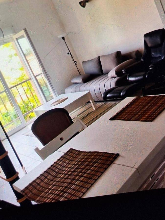 Appartement entier, One-Bedroom Apartment in La Valette-du-Var, Côte méditerranéenne (France)