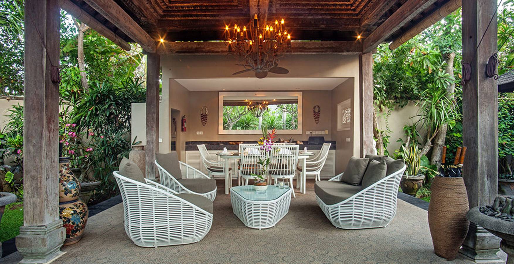 Villa for 14 people with garden in Dalung, Kuta Utara