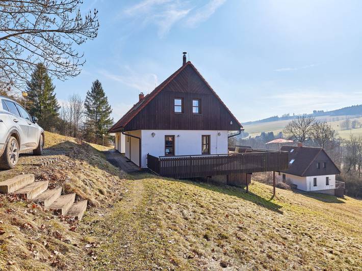 Ferienhaus für 4 Personen, mit Ausblick und Terrasse sowie Garten