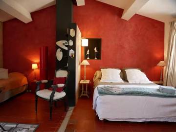 Cottage pour 4 personnes, avec terrasse et vue à Rustrel