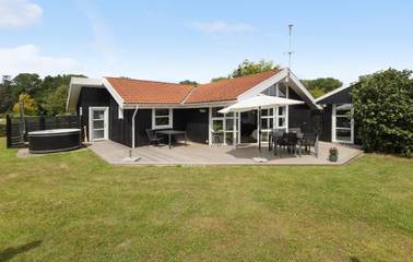 Ferienhaus für 10 Personen, mit Garten und Whirlpool sowie Sauna und Terrasse in Mommark