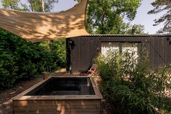 Ferienhaus für 5 Personen, mit Whirlpool und Terrasse sowie Garten und Pool