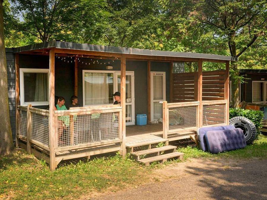 Camping Bella Italia Sardinia - Mobilhome 6 personas - Mobil-home | Confort | 3 Dormitorios | 6 Pers. | Terraza elevada | 1 Baño | Aire acondicionado. in Spiaggia III Pettine, Sorso