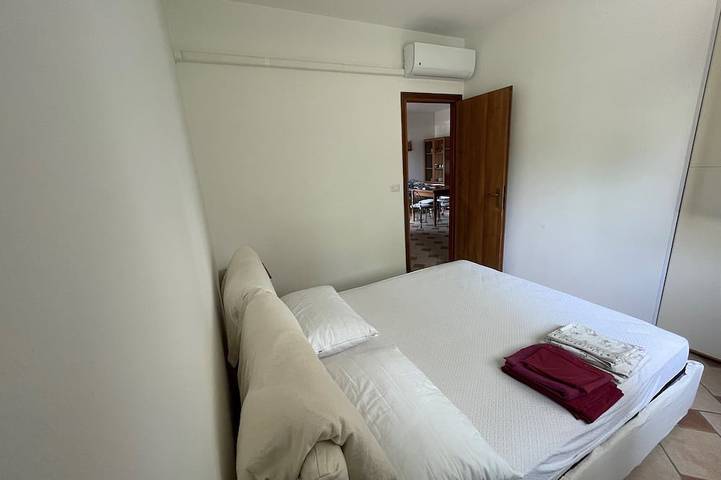 Ganze Wohnung, Renovated Lakefront Apartment: New Management Casa Amelias in San Benedetto (Peschiera del Garda), Peschiera del Garda